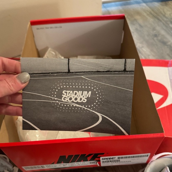 AIR JORDAN 1 RETRO HIGH '85
"Neutral Grey" size 6.5 MEN/ 8 WOMEN - Picture 8 of 14